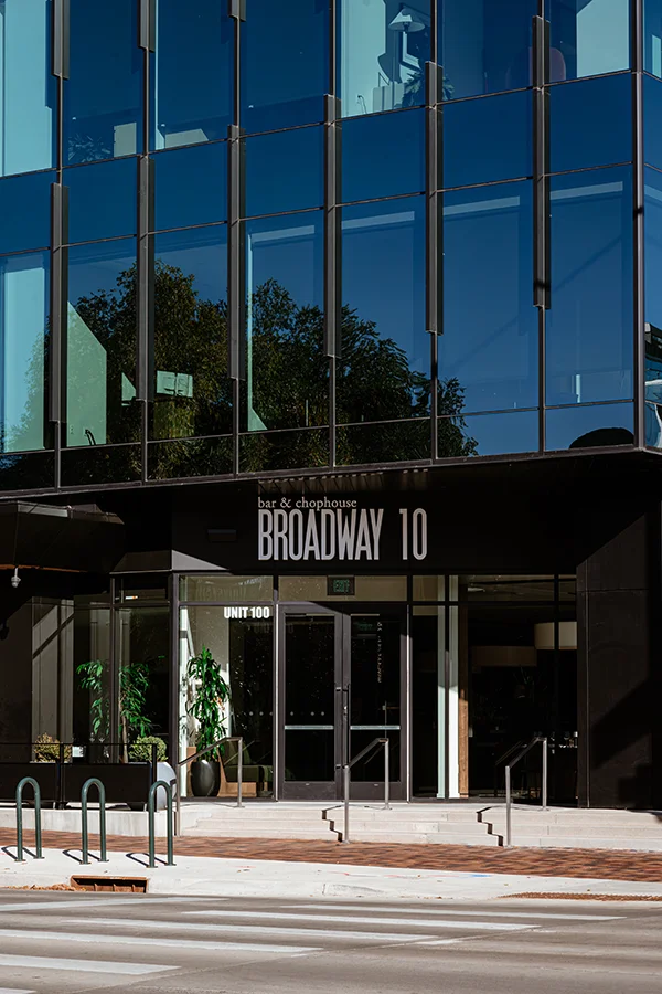 Denver Gallery Atmosphere 3 Broadway 10 Bar and Chophouse